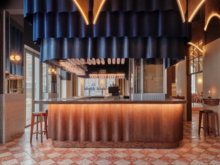 Studio Modijefsky | 荷兰De Witt电影院酒吧餐厅扩建