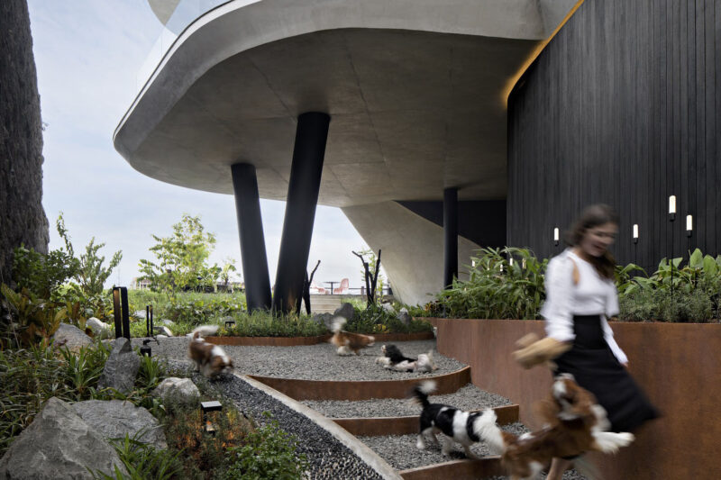 K-Thengono Design Studio|550㎡,印尼雅加达开放式海滨别墅