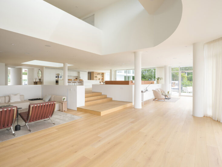 Good Project Company | 690㎡,美国洛杉矶白色+原木色极简美学别墅