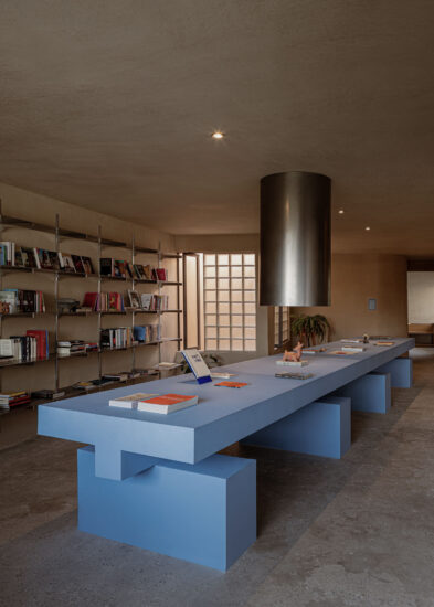 Verduzco + Guerra | 墨西哥Punto y Coma极简美学书店