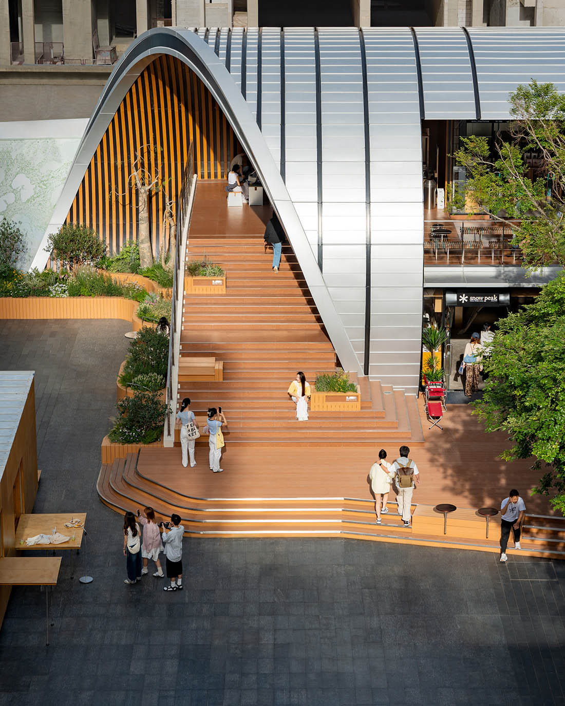 公共空间设计,商店设计,咖啡店设计,咖啡店设计案例,咖啡店设计方案,开放式咖啡店,公共街区装置设计,建筑设计,MXTR PARK 深圳万象天地水广场,深圳,WBS里外工作室