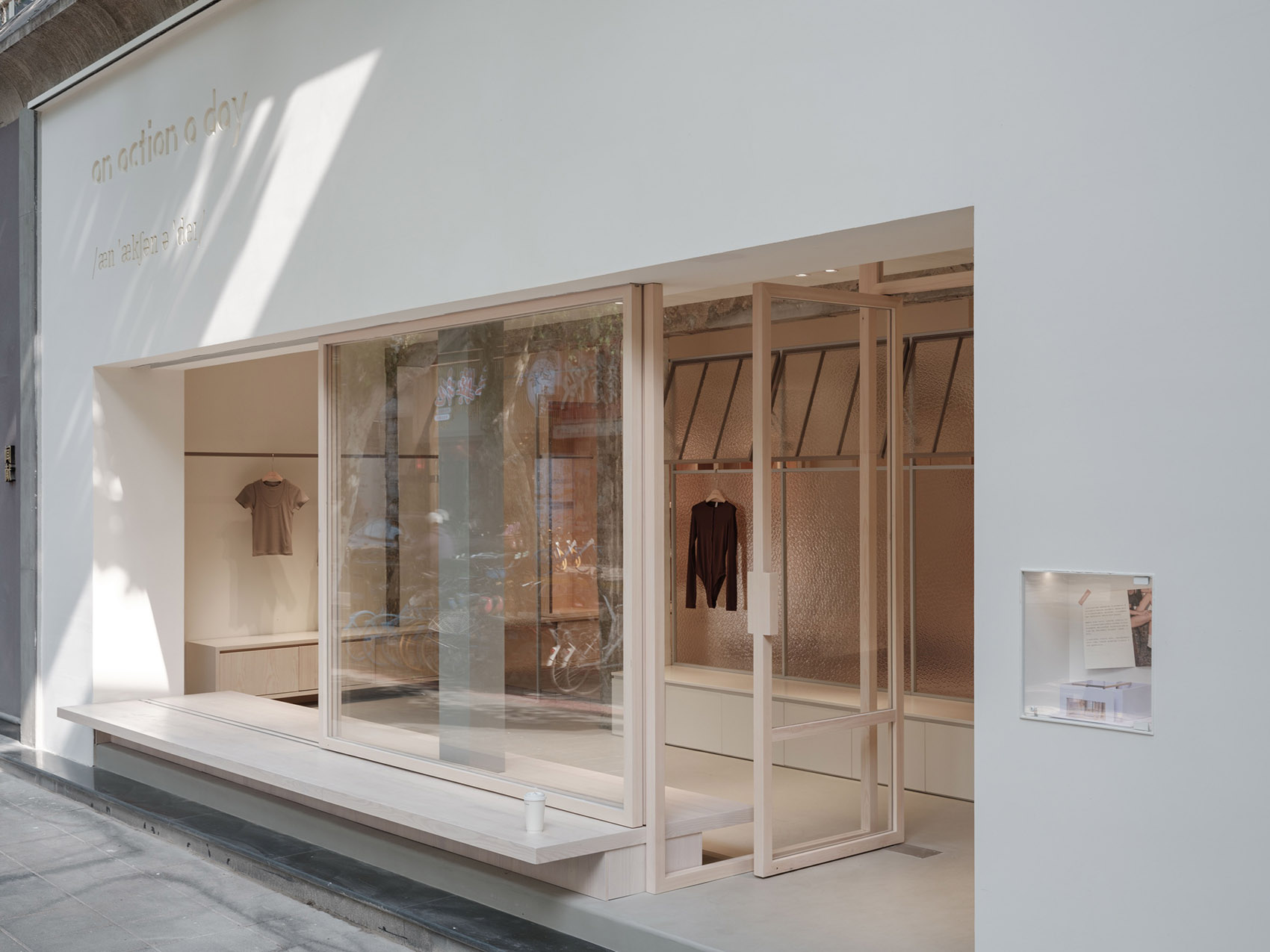 服装店设计,街边服装店,运动品牌服装店,服装零售店设计,服装店设计案例,服装店设计方案,零售店设计,上海an action a day愚园路概念店,上海,木斗设计