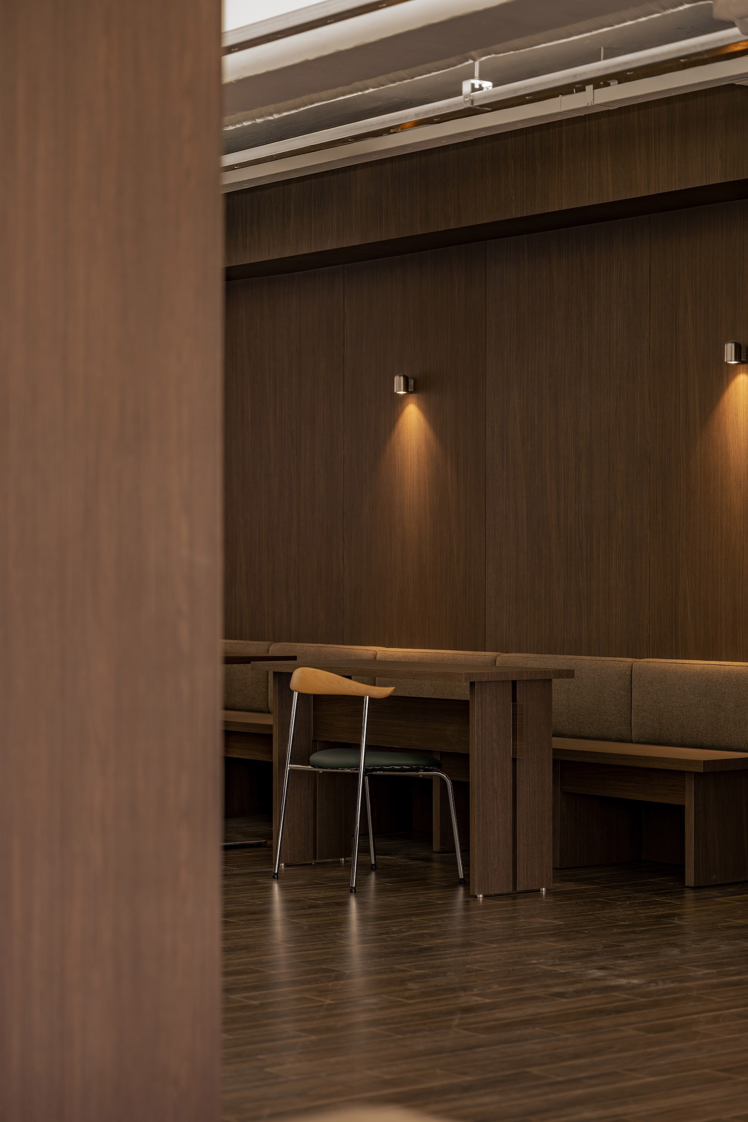 DISITTE,咖啡厅设计案例,咖啡店设计,rwnd Seoul咖啡厅,韩国,首尔,咖啡店设计案例,创意咖啡店,极简风格咖啡厅