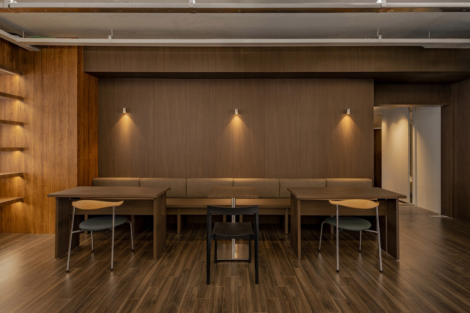 DISITTE,咖啡厅设计案例,咖啡店设计,rwnd Seoul咖啡厅,韩国,首尔,咖啡店设计案例,创意咖啡店,极简风格咖啡厅