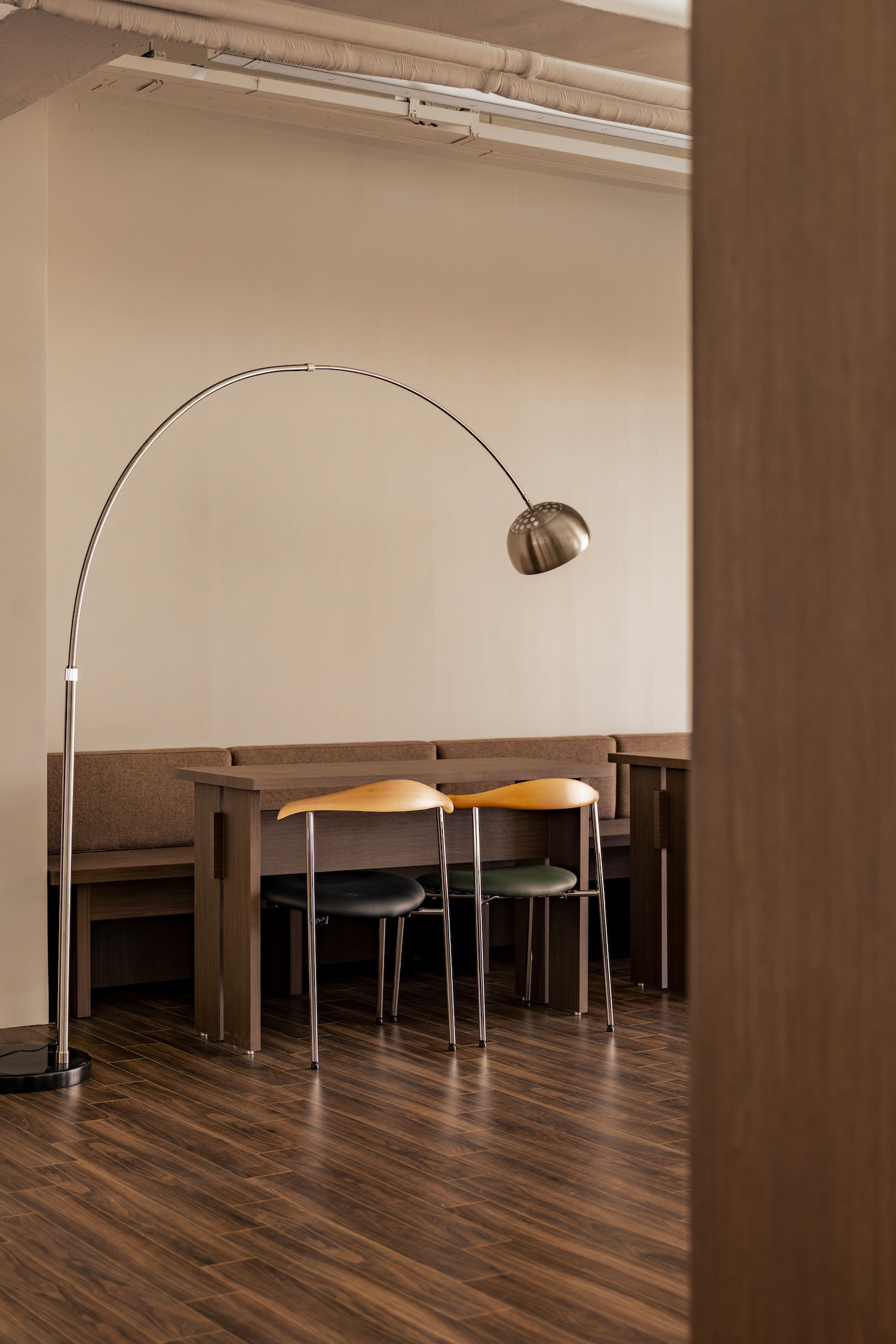 DISITTE,咖啡厅设计案例,咖啡店设计,rwnd Seoul咖啡厅,韩国,首尔,咖啡店设计案例,创意咖啡店,极简风格咖啡厅