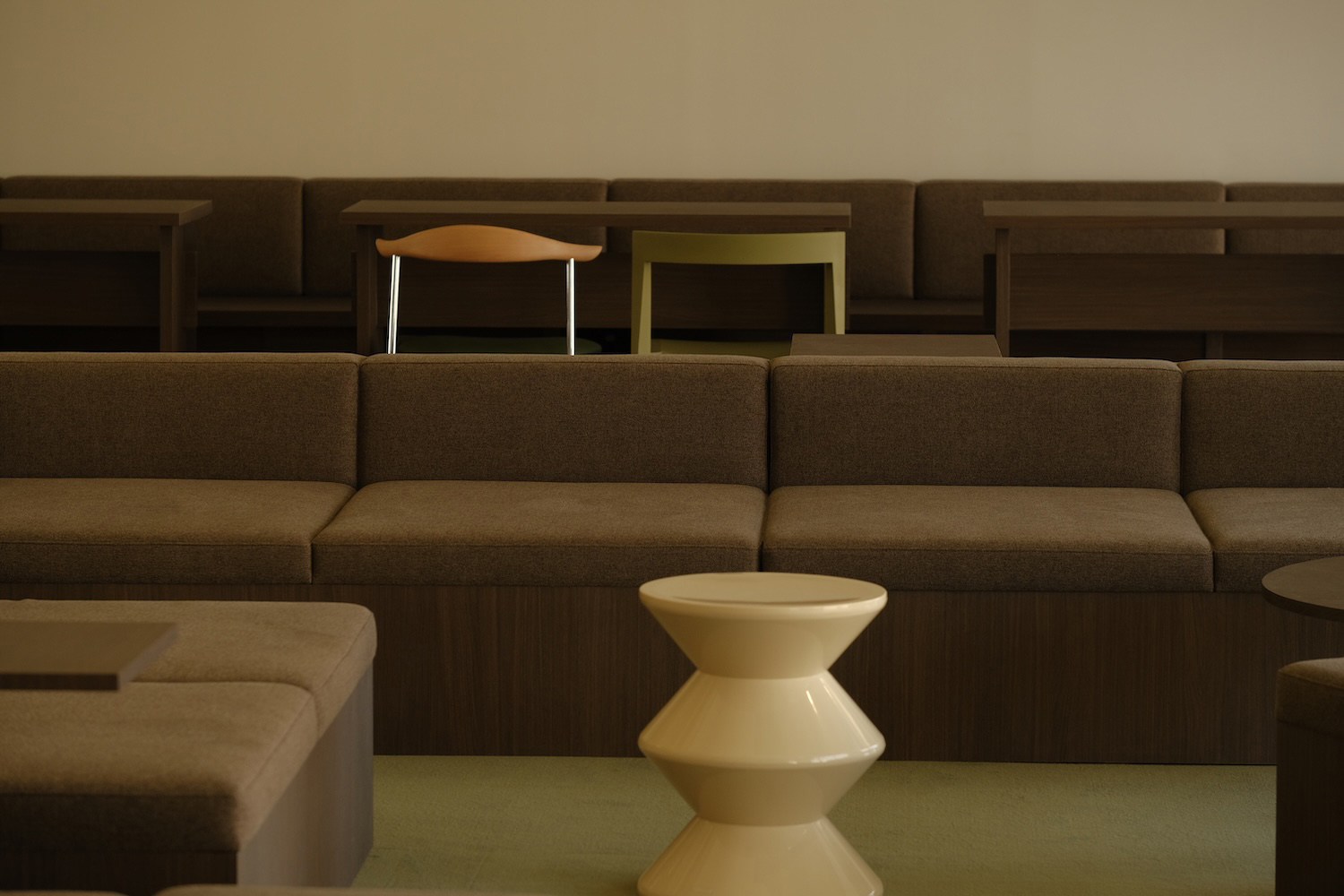 DISITTE,咖啡厅设计案例,咖啡店设计,rwnd Seoul咖啡厅,韩国,首尔,咖啡店设计案例,创意咖啡店,极简风格咖啡厅