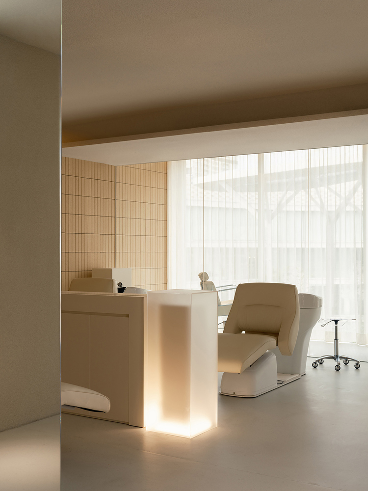 理发店设计,理发店设计案例,创意理发店,DualSpace Studio,理发店设计方案,美发沙龙空间,Cher's Hair Salon,马来西亚,吉隆坡,极简风格,极简主义