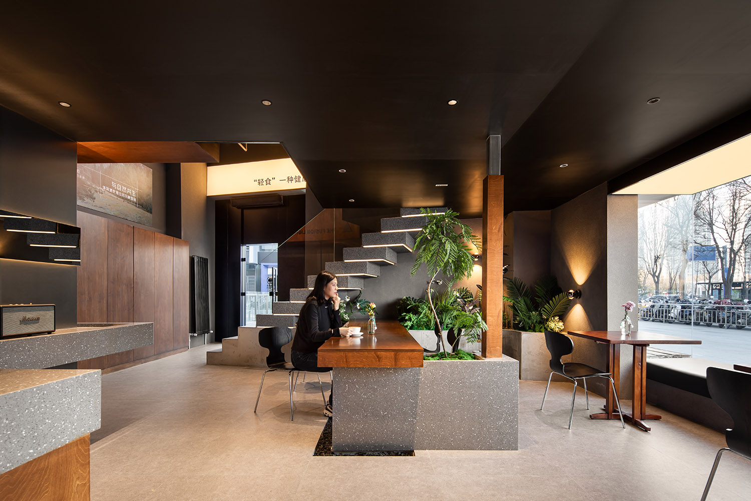 餐厅设计,休闲餐厅设计,轻食餐厅设计,餐厅设计案例,餐厅设计方案,开放式餐厅,街边餐厅设计,太原YIHE一合融合轻食餐厅,太原,BLEND DESIGN 斑斓空间