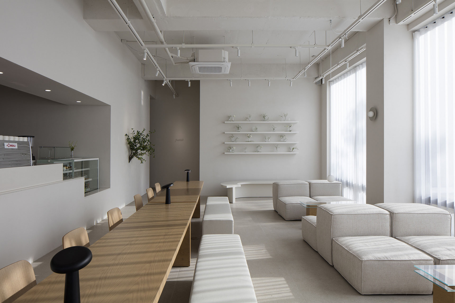 Onriha Studio,咖啡厅设计,韩国,京畿道,Freehill Coffee,咖啡厅设计案例,极简主义,极简风格咖啡厅