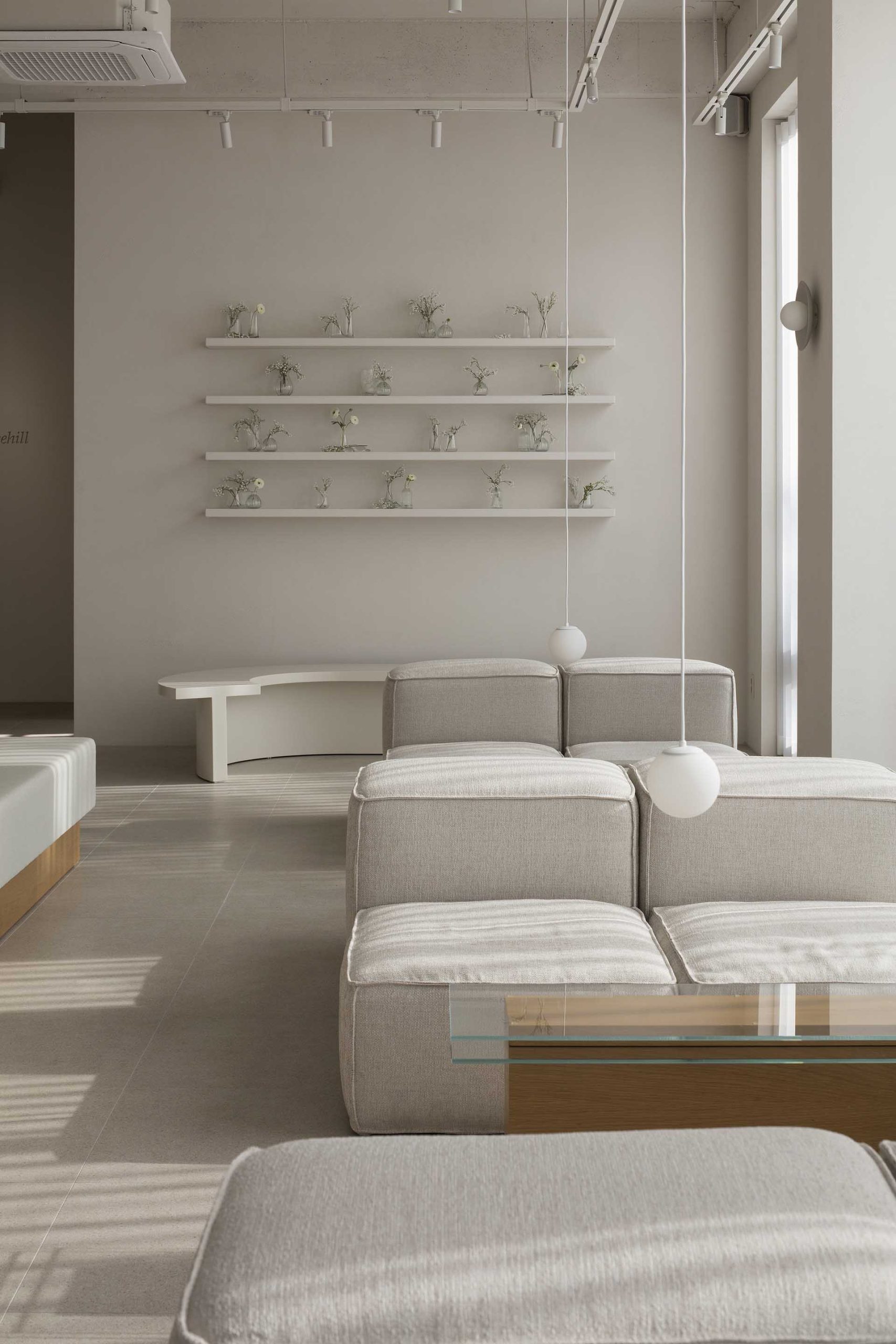 Onriha Studio,咖啡厅设计,韩国,京畿道,Freehill Coffee,咖啡厅设计案例,极简主义,极简风格咖啡厅