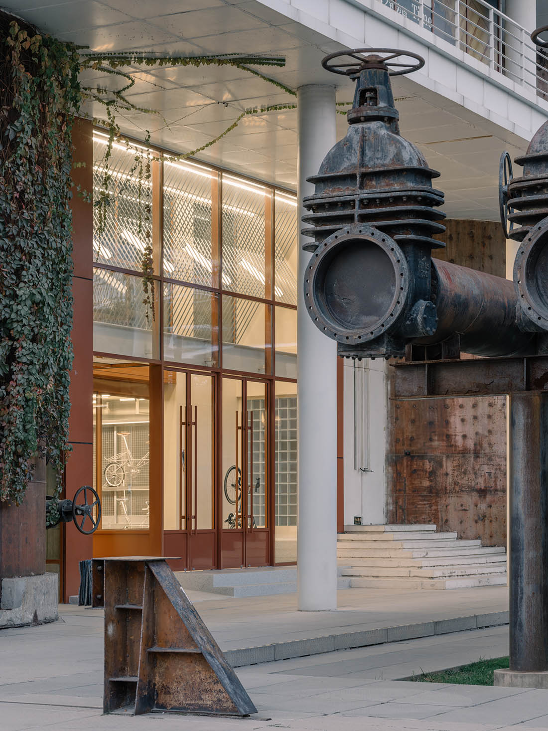 厂房改造,骑行空间,俱乐部设计,骑行俱乐部,自行车骑行俱乐部设计,商店设计,工业风骑行俱乐部,骑行店设计,AITASHOP北京751园区骑行空间,北京,Yatofu Creatives也兜设计