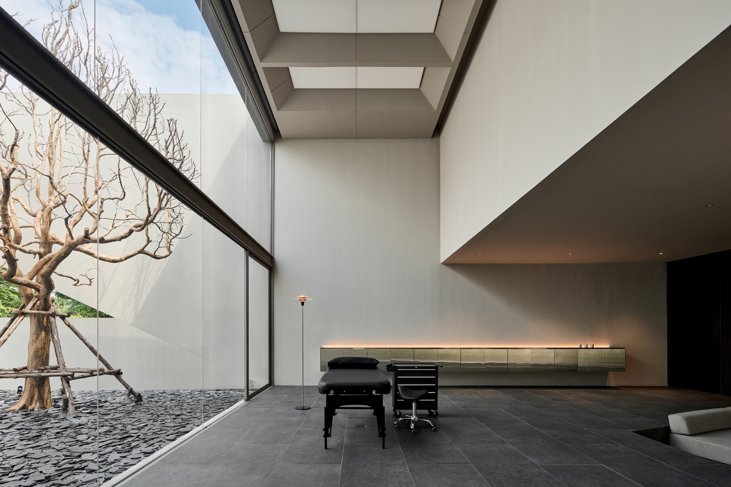 别墅设计,极简主义别墅,极简风格别墅,别墅设计案例,别墅设计方案,SSAA,庭院别墅,极简风格,泰国,曼谷