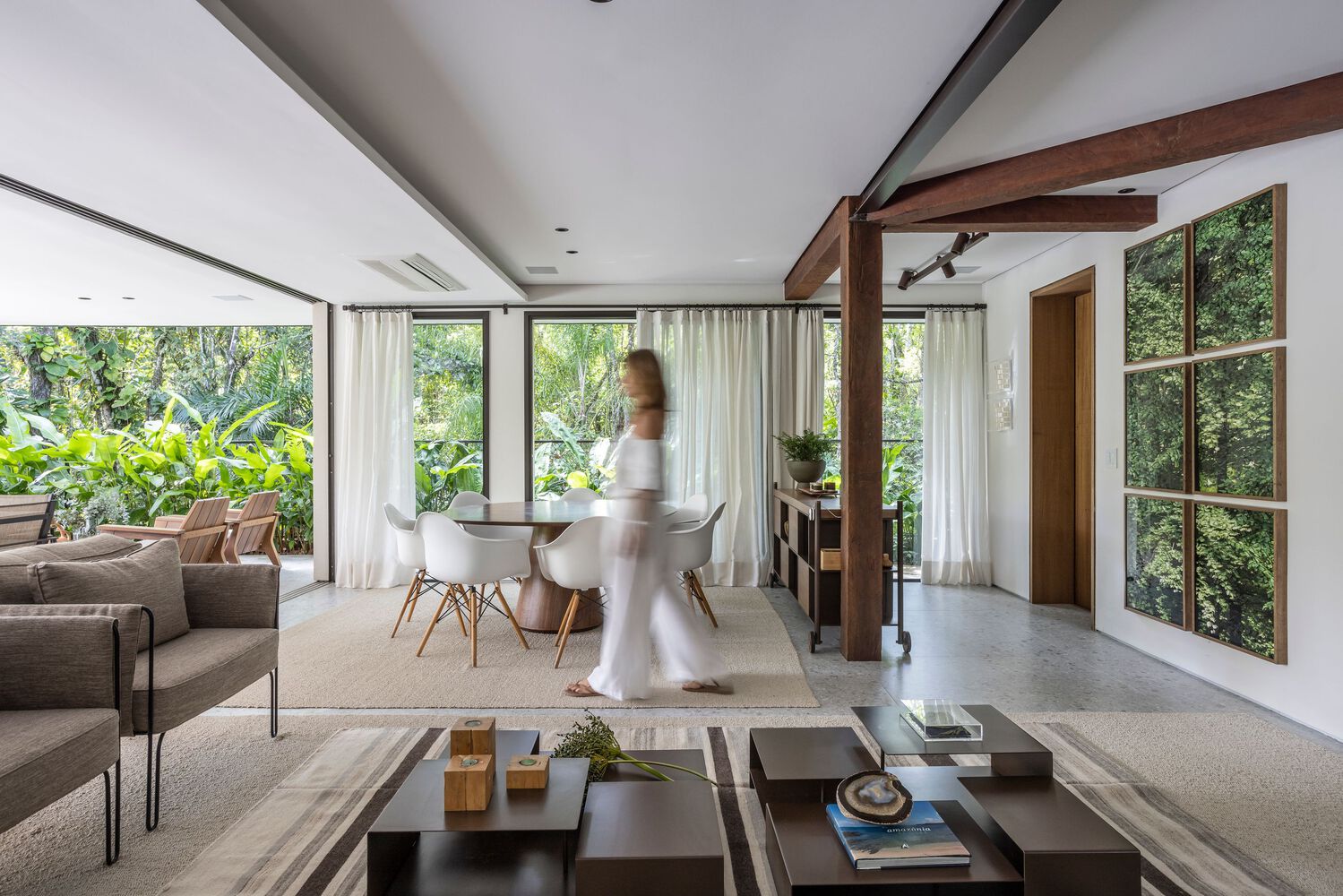 别墅设计,别墅设计案例,别墅设计方案,TWO Arquitetura,庭院别墅,巴西