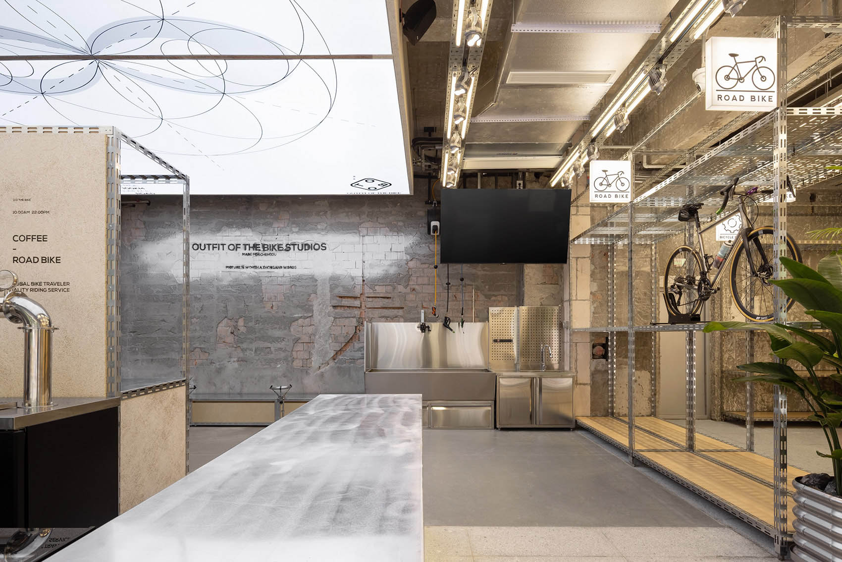 零售店设计,骑行零售店,俱乐部设计,骑行俱乐部,自行车骑行俱乐部设计,商店设计,工业风骑行俱乐部,骑行店设计,武汉+成都OOTB骑行俱乐部,武汉,成都,+SONO STUDIO