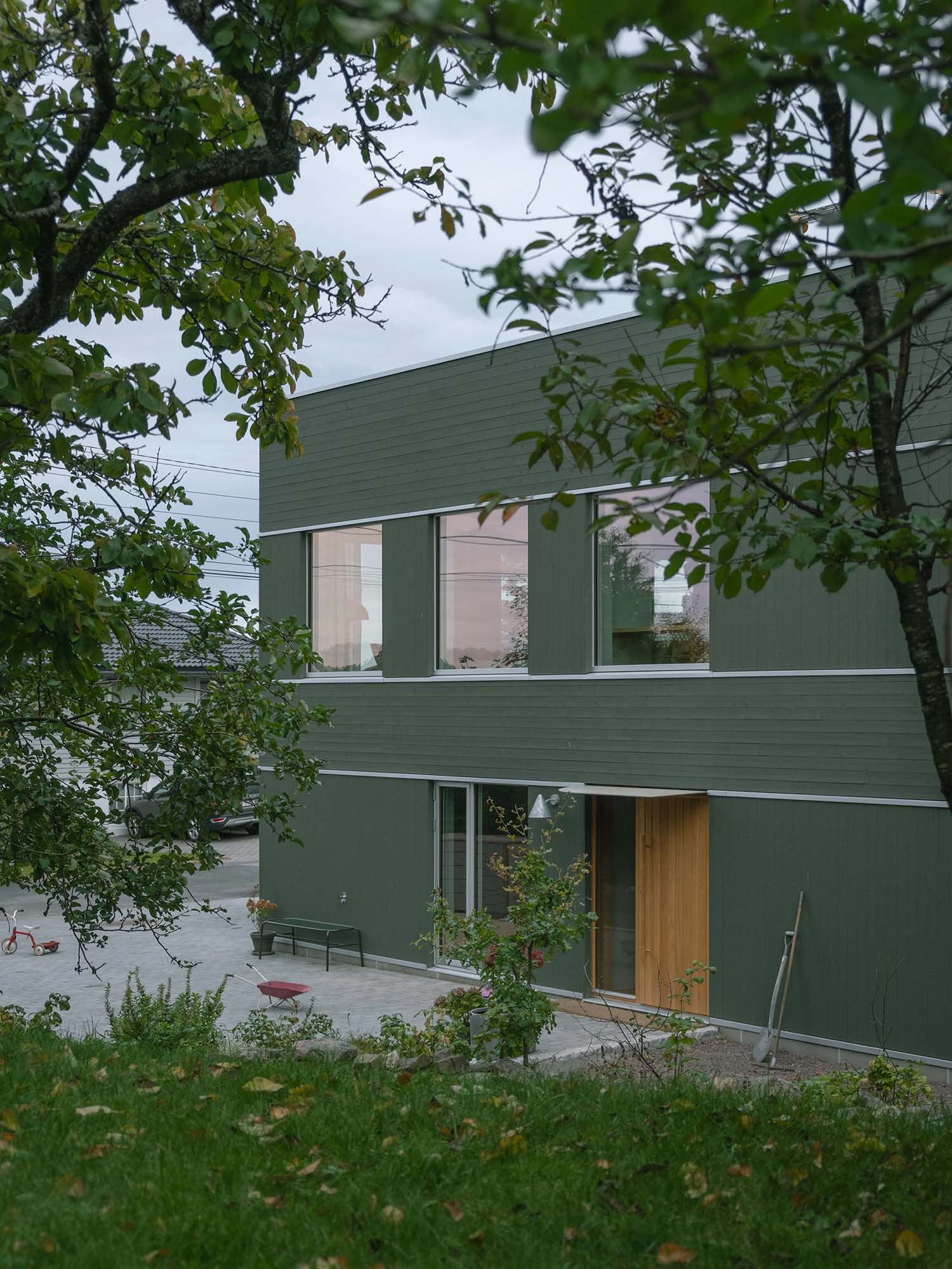 别墅设计,别墅设计案例,KOHT Arkitekter AS,原木色,极简主义,极简风格,挪威