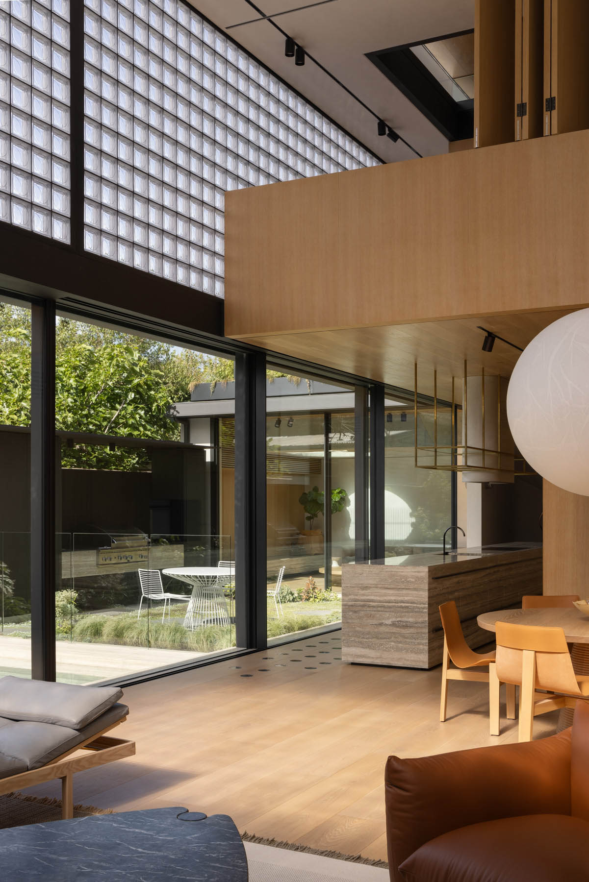 别墅设计,别墅设计案例,别墅设计方案,Pohio Adams Architects,别墅改建,墨尔本,玻璃砖