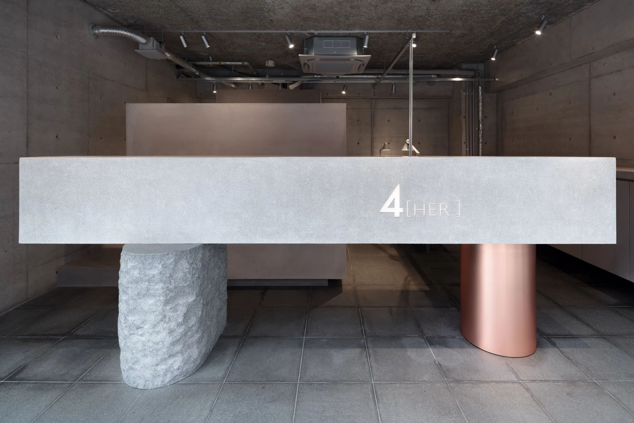 Sides Core,美甲店设计,极简主义,极简风格,美妆集合店设计,美甲店店设计案例,美甲店设计方案,4HER,日本,大阪