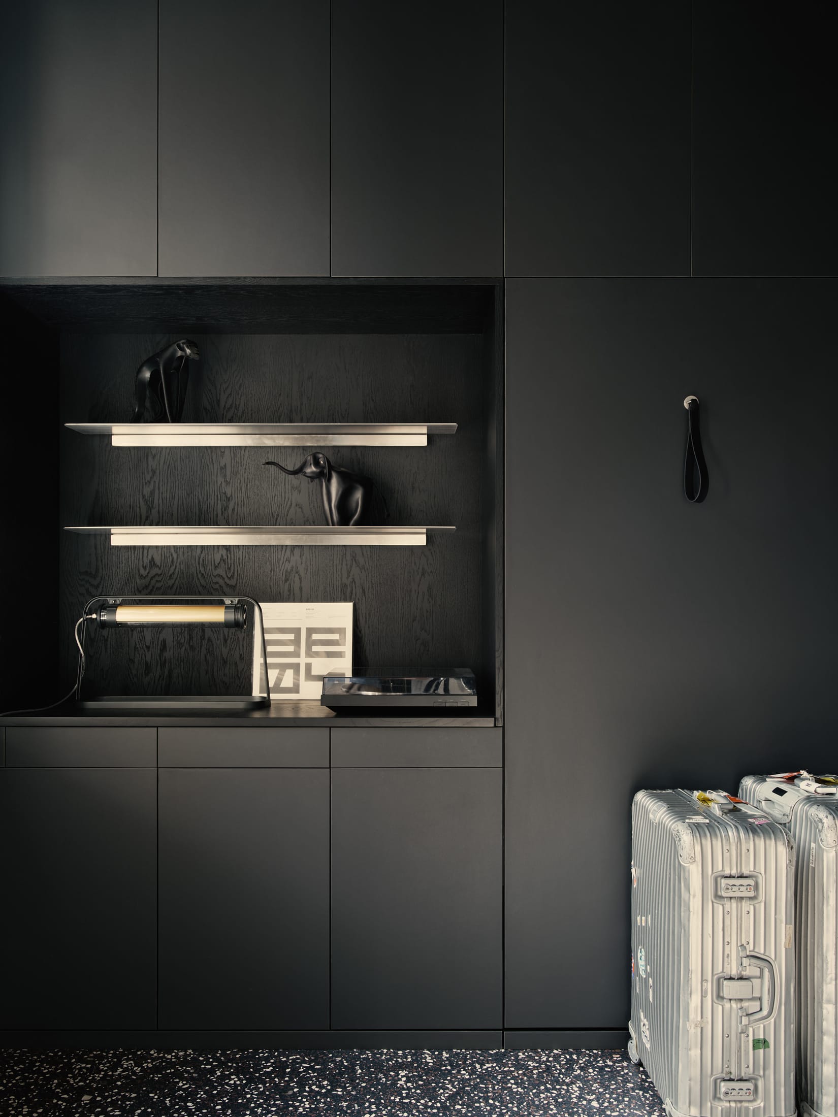 公寓设计,公寓设计案例,Studio Karhard,玻璃砖,极简主义,极简风格,柏林