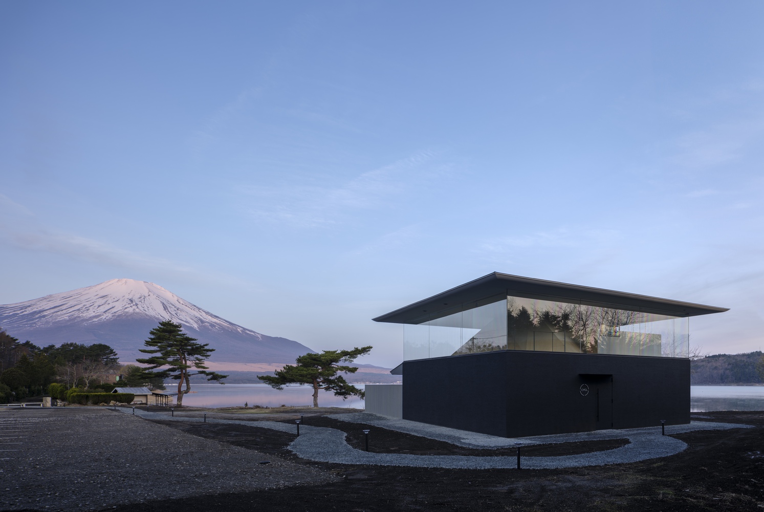 YŪ Momoeda Architects,建筑设计,桑拿房,日本,山梨县,多功能空间,公共空间,桑拿房设计