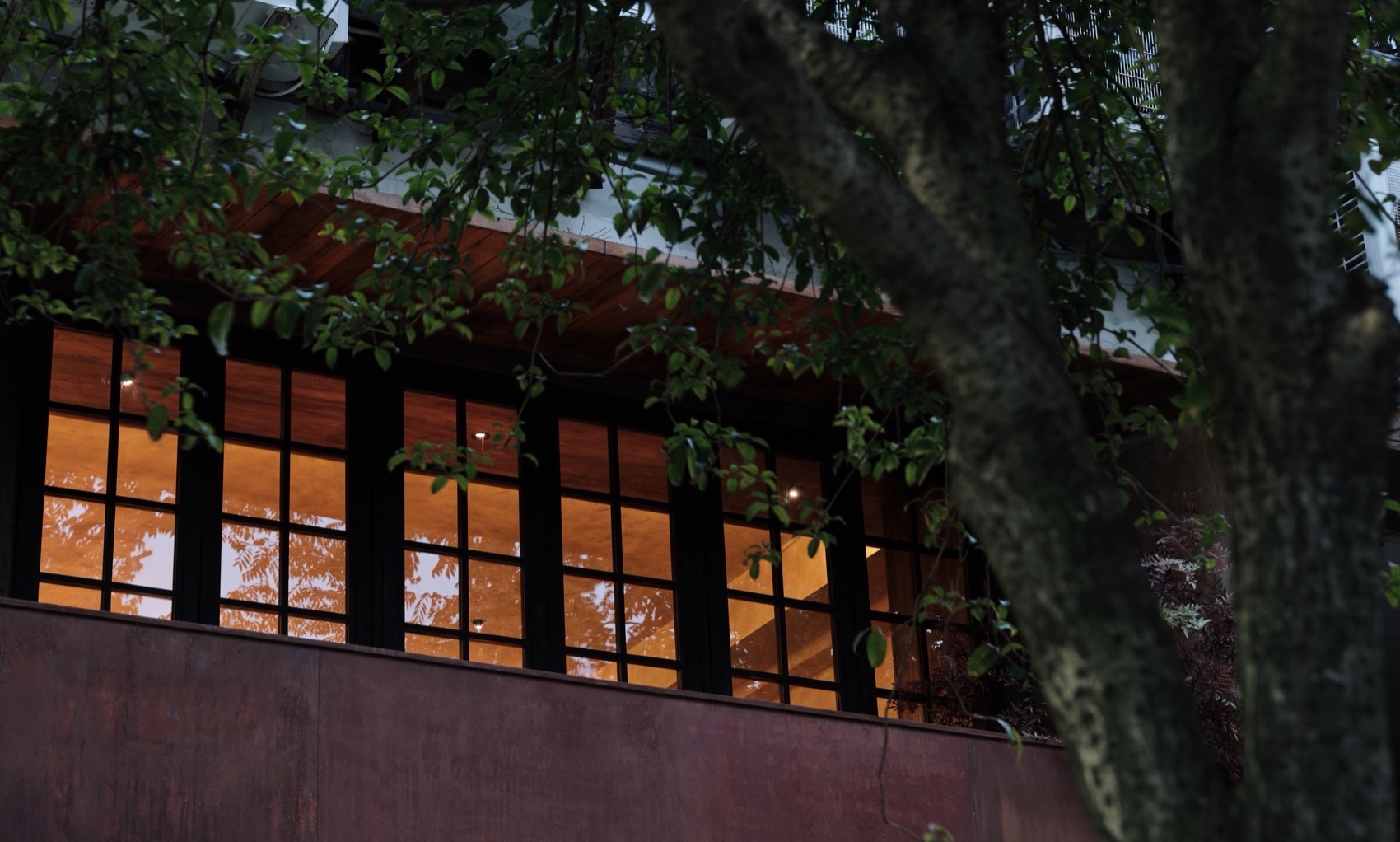 餐厅设计,餐厅设计案例,融合菜餐厅设计,餐厅设计方案,潮汕菜餐厅,创意餐厅设计,侘寂风餐厅,宁波Moonlit月上月融合菜餐厅,宁波,以为设计