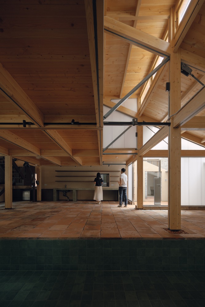 灰空间建筑事务所,建筑改造,文保建筑改造,佛山,官窑文化艺术中心,官窑三宝,多功能空间,公共空间改造