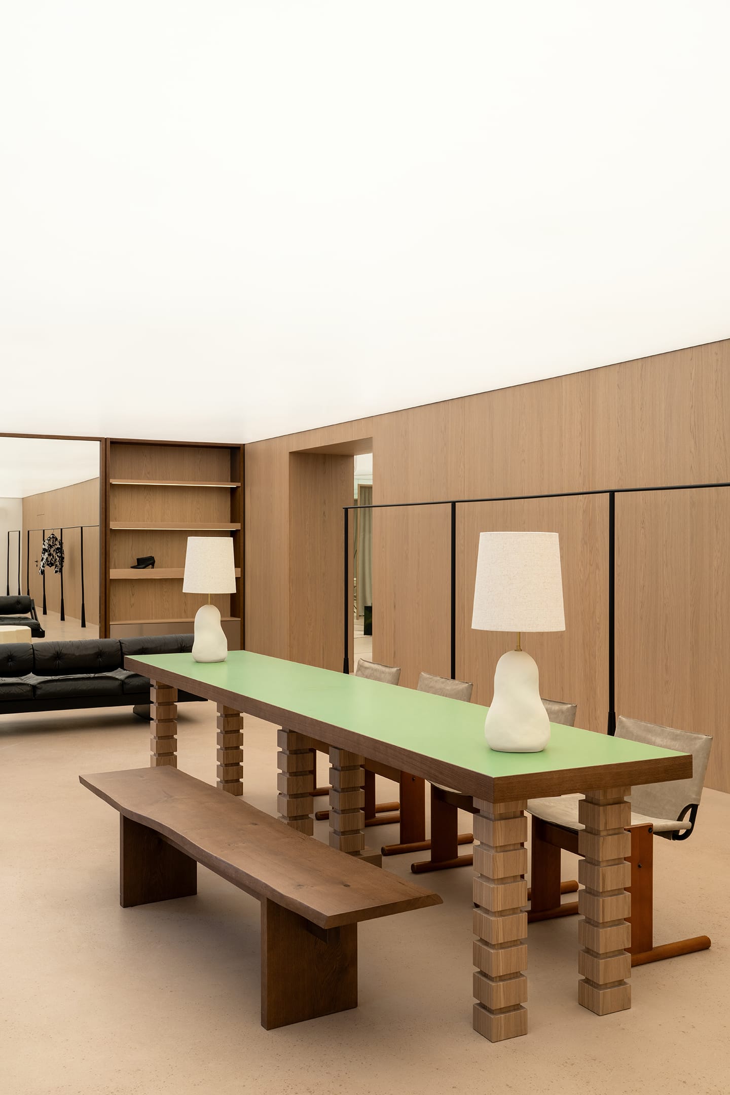 零售店设计,服装店设计,AKZ Architectura,服装零售店,乌克兰,服装店设计案例,服装店设计方案,基辅,极简主义,服装精品店,BAZHANE