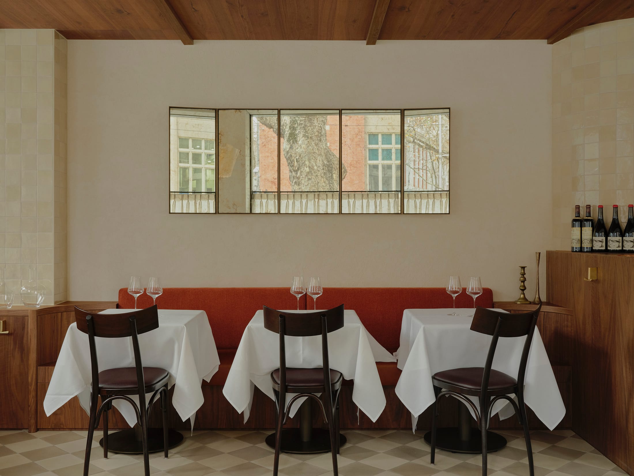 餐厅设计,餐酒吧设计,休闲餐厅设计,Studio Esteta,酒吧餐厅,餐厅设计案例,餐厅设计方案,澳大利亚,墨尔本,Harriot