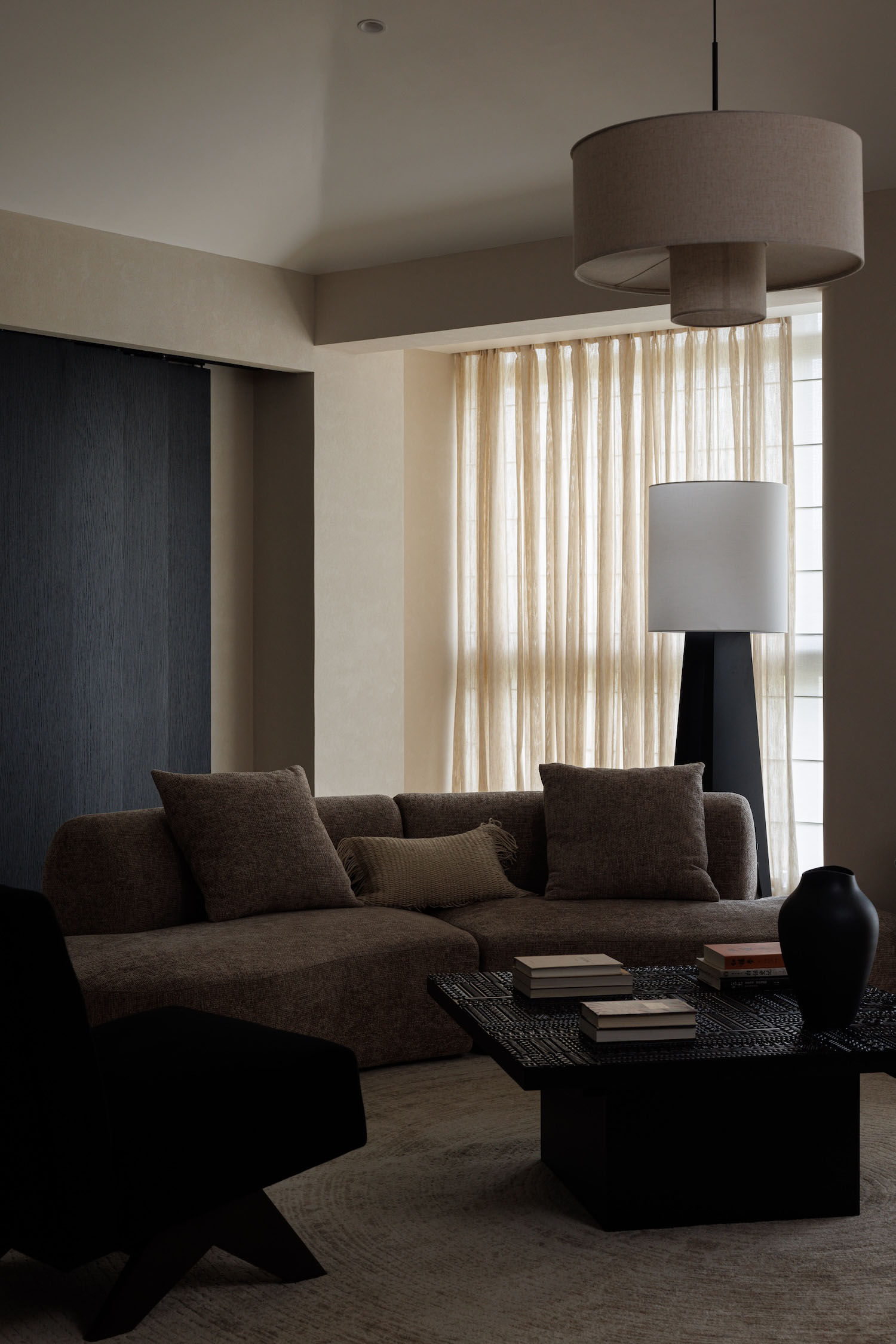 OneHouse Design Studio,大平层设计,大平层设计案例,大平层装修,极简风格大平层设计,成都,极简主义