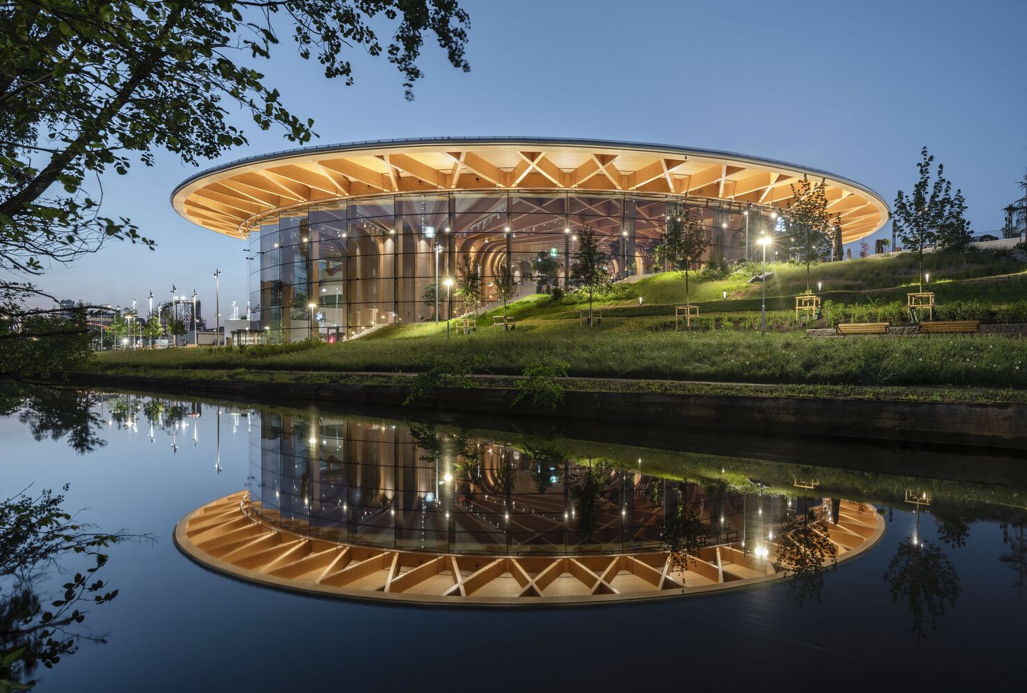 体验中心设计,体验中心设计案例,展厅设计方案,瑞典,汽车展厅,哥德堡,办公室设计,建筑设计