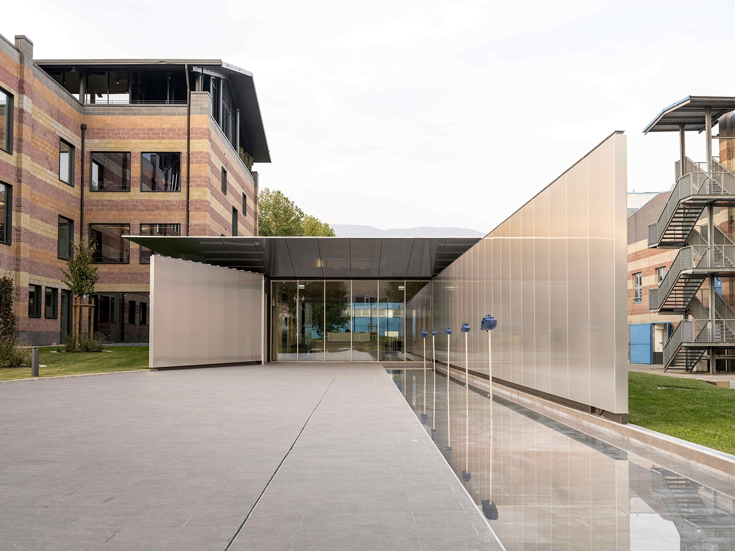 AMDL CIRCLE,意大利,豪华游艇展厅,游艇设计案例,游艇设计方案,顶级游艇,都灵,办公室改造,展厅改造