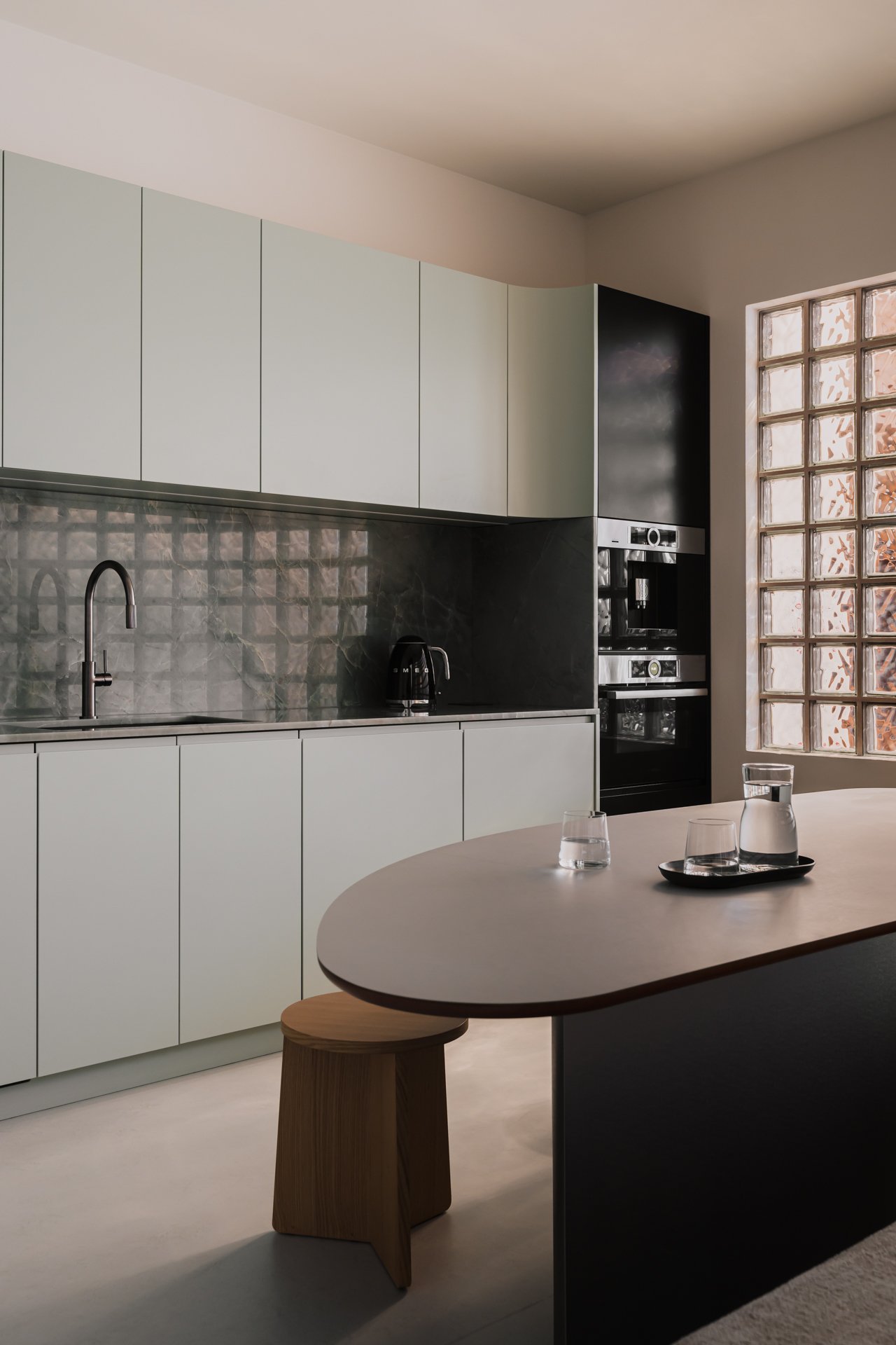 Loskiewicz Studio,办公室设计案例,办公室设计方案,波兰,华沙,卫浴五金,办公室设计,卫浴展厅,展厅设计,Omnires