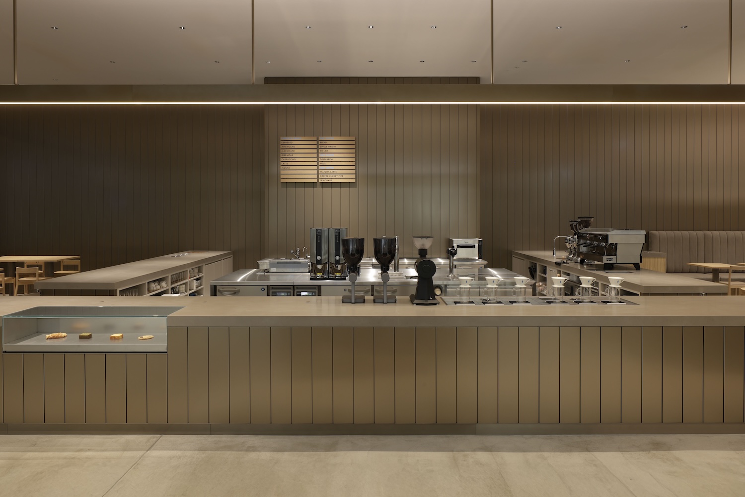 CASE-REAL,咖啡厅设计案例,咖啡店设计,日本,小蓝瓶咖啡,BLUE BOTTLE COFFEE,咖啡厅设计,小蓝瓶咖啡店设计案例,网红咖啡厅,创意咖啡店,名古屋