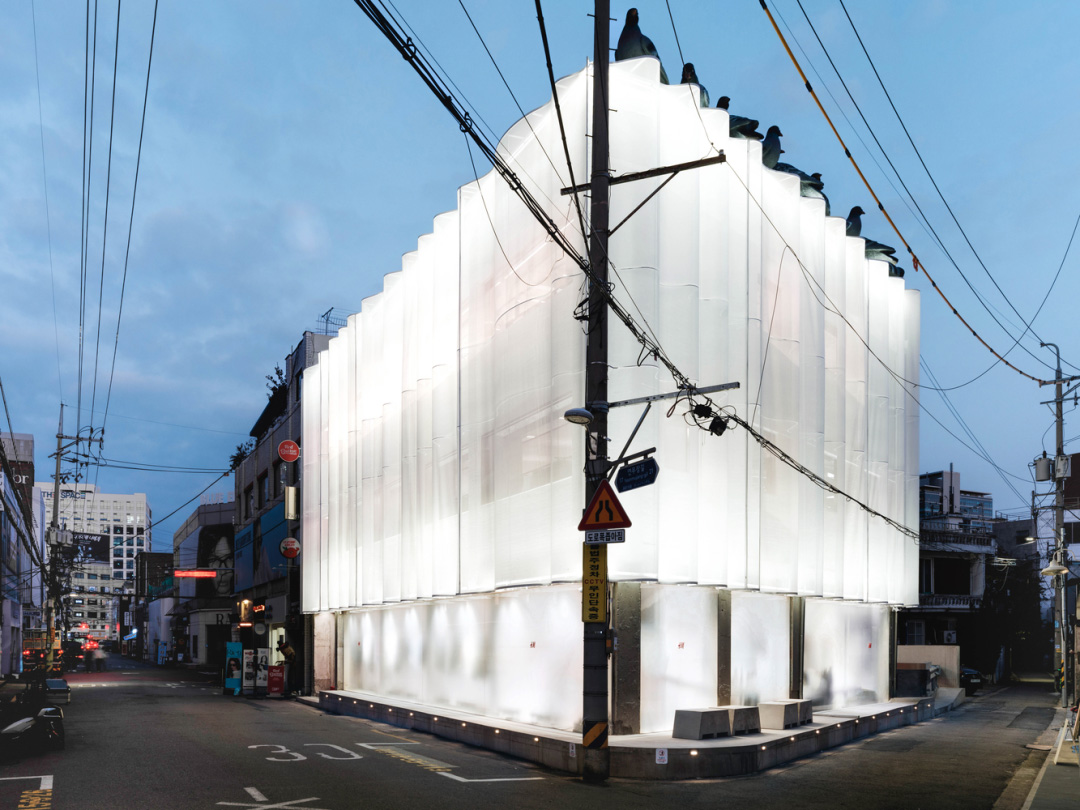 零售店设计,旗舰店设计,SKYnoa,韩国,首尔,H&M旗舰店,服装店设计方案,服装店