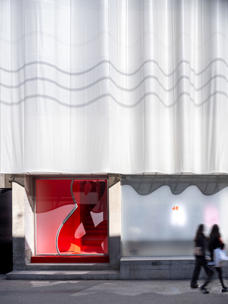 零售店设计,旗舰店设计,SKYnoa,韩国,首尔,H&M旗舰店,服装店设计方案,服装店