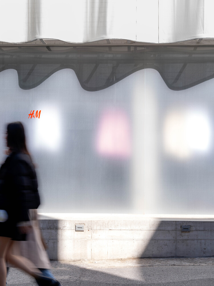 零售店设计,旗舰店设计,SKYnoa,韩国,首尔,H&M旗舰店,服装店设计方案,服装店