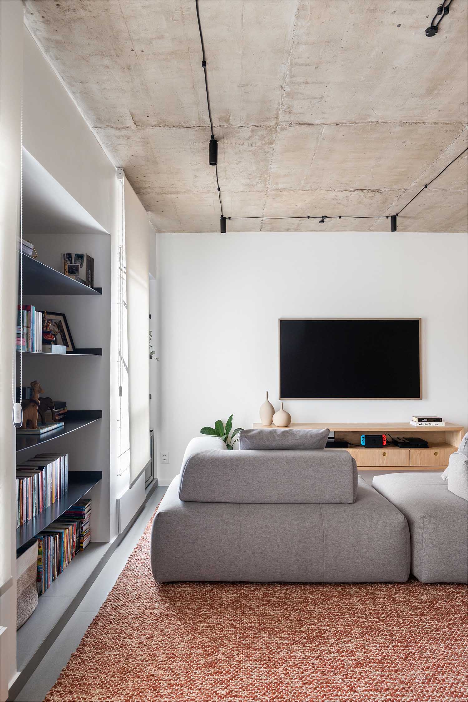 BLOCO Arquitetos,公寓设计,公寓设计案例,巴西,极简风格公寓设计,野兽派风格公寓,极简主义,公寓改造