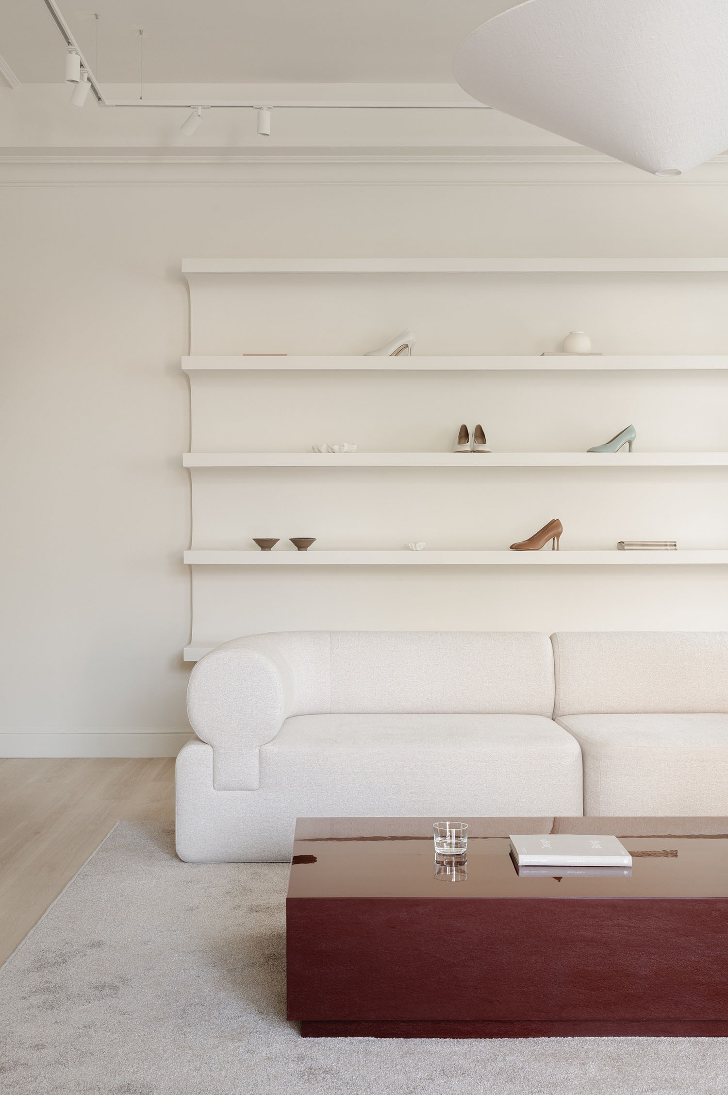 零售店设计,专卖店设计,Zagrai Studio,精品店,乌克兰,高端女鞋精品店,基辅,精品店设计方案,Marsala Showroom