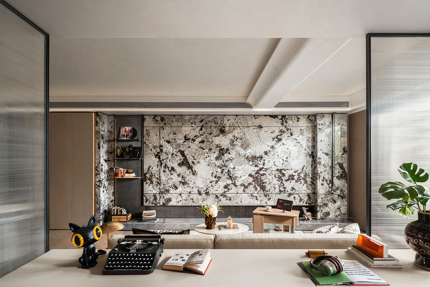 115㎡,122m²,85m²,样板间设计,公寓样板间,小户型样板间,样板间设计案例,样板间设计方案,现代风格样板间设计,轻奢样板间,以空间书写生活秩序:福州榕发云玺的三种栖居演绎,福州,栋三尺设计