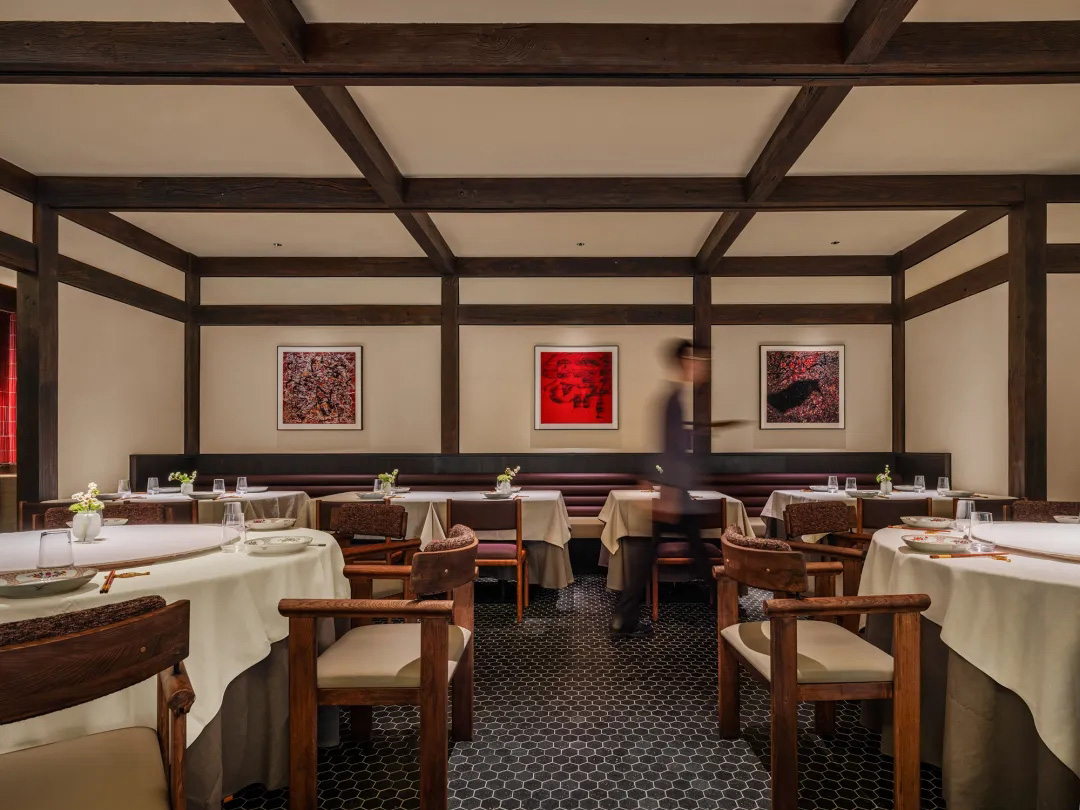 餐厅设计,高档餐厅设计,餐厅设计案例,餐厅设计方案,餐厅装修,主题餐厅设计,烤鸭店设计,国外餐厅设计,四季民福新加坡首店,新加坡,IN.X屋里门外设计/吴为