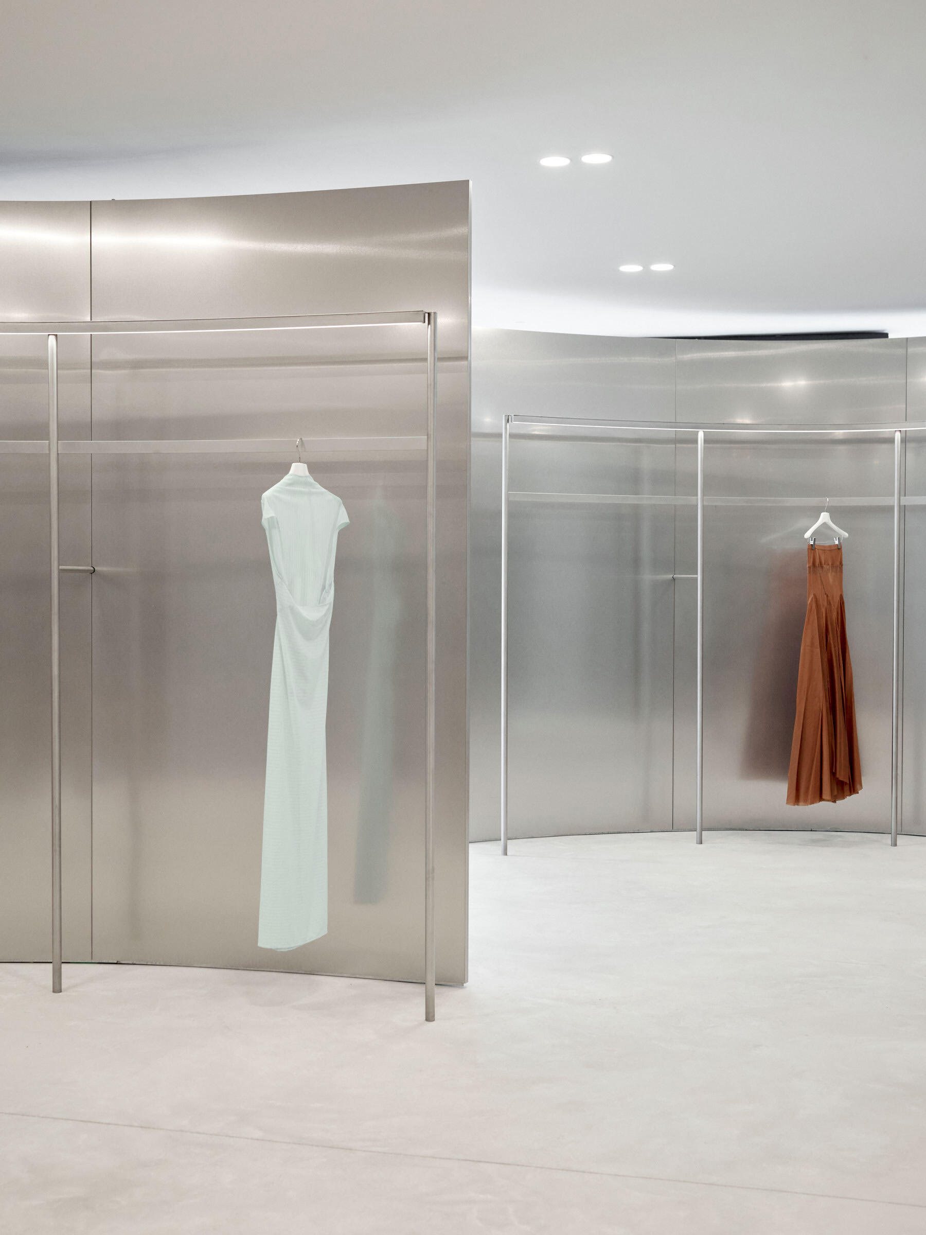 零售店设计,Marbella,服装店设计,女装店设计,街边店设计,极简主义服装店,极简风格零售店,Ekseption Store