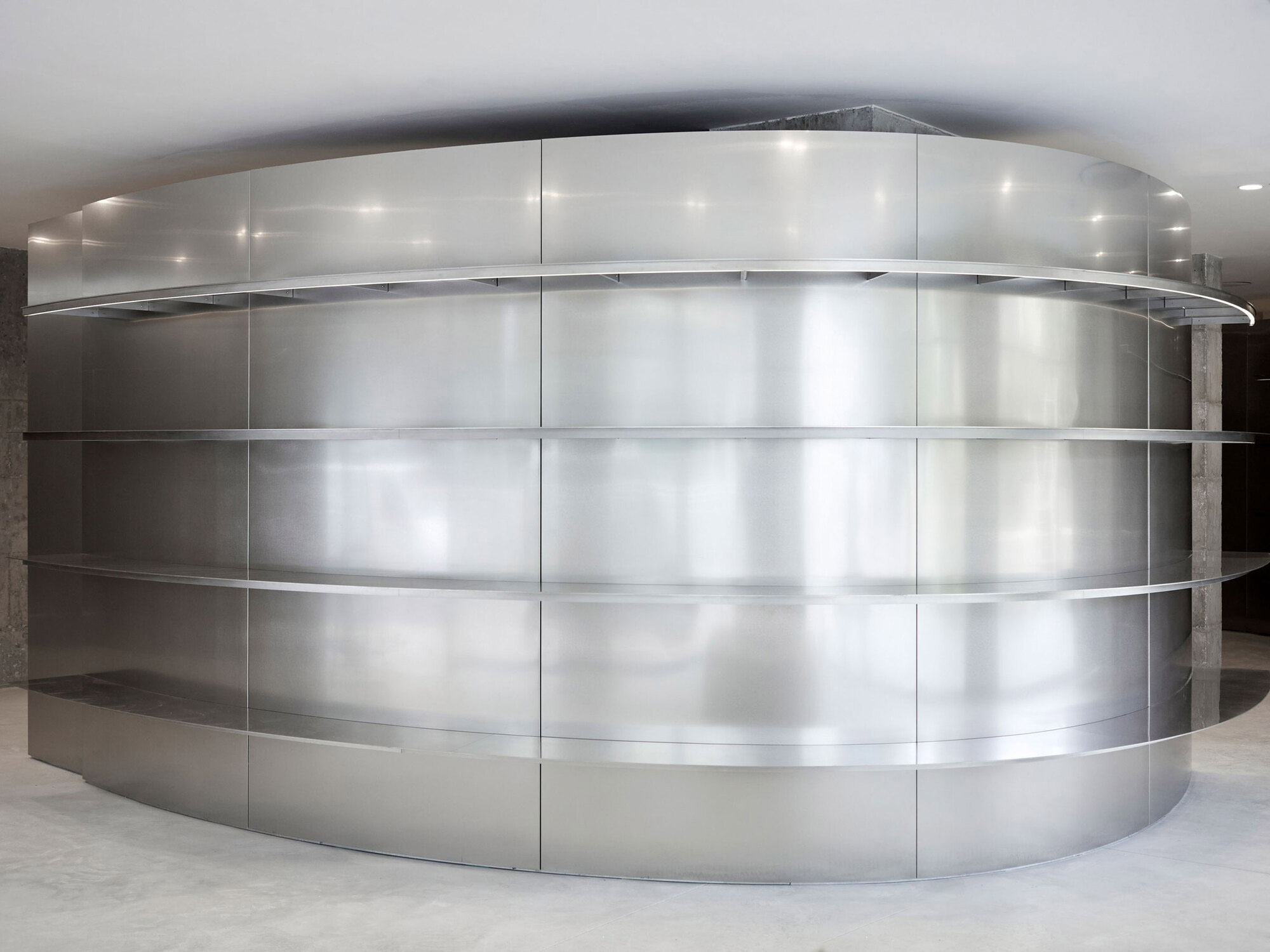 零售店设计,Marbella,服装店设计,女装店设计,街边店设计,极简主义服装店,极简风格零售店,Ekseption Store