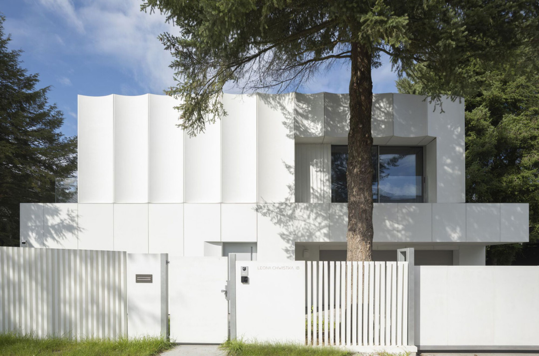 UCEES,波兰,别墅设计,别墅设计案例,极简风格别墅,极简主义别墅