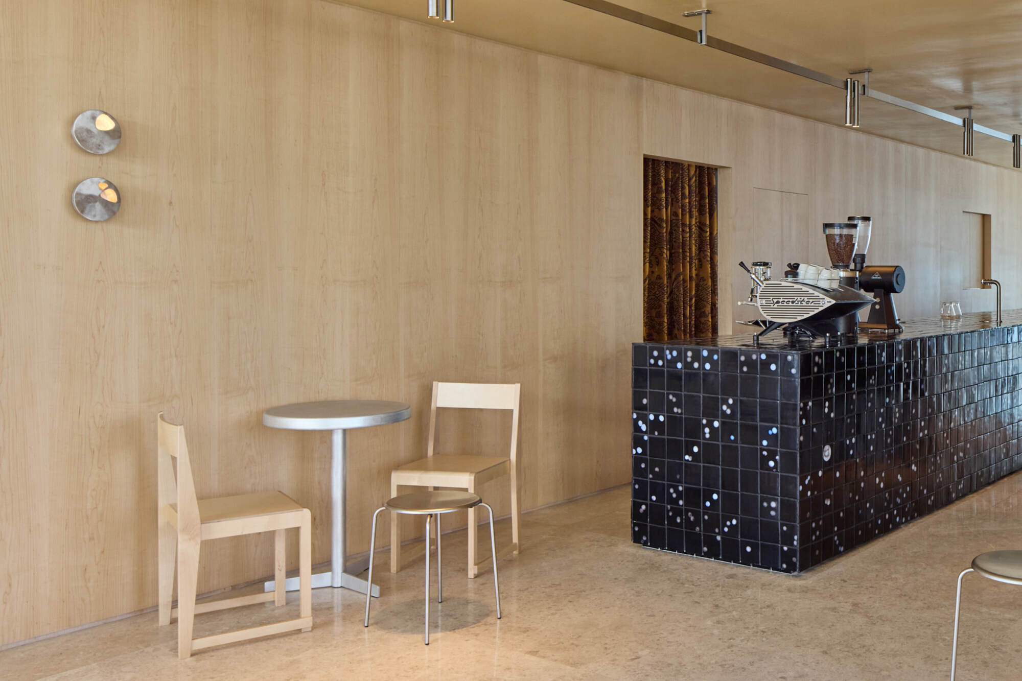 Lea Daniel,咖啡厅设计,沙特阿拉伯,咖啡厅设计案例,咖啡厅设计方案,极简主义,极简风格,Koffiqa Coffee Shop