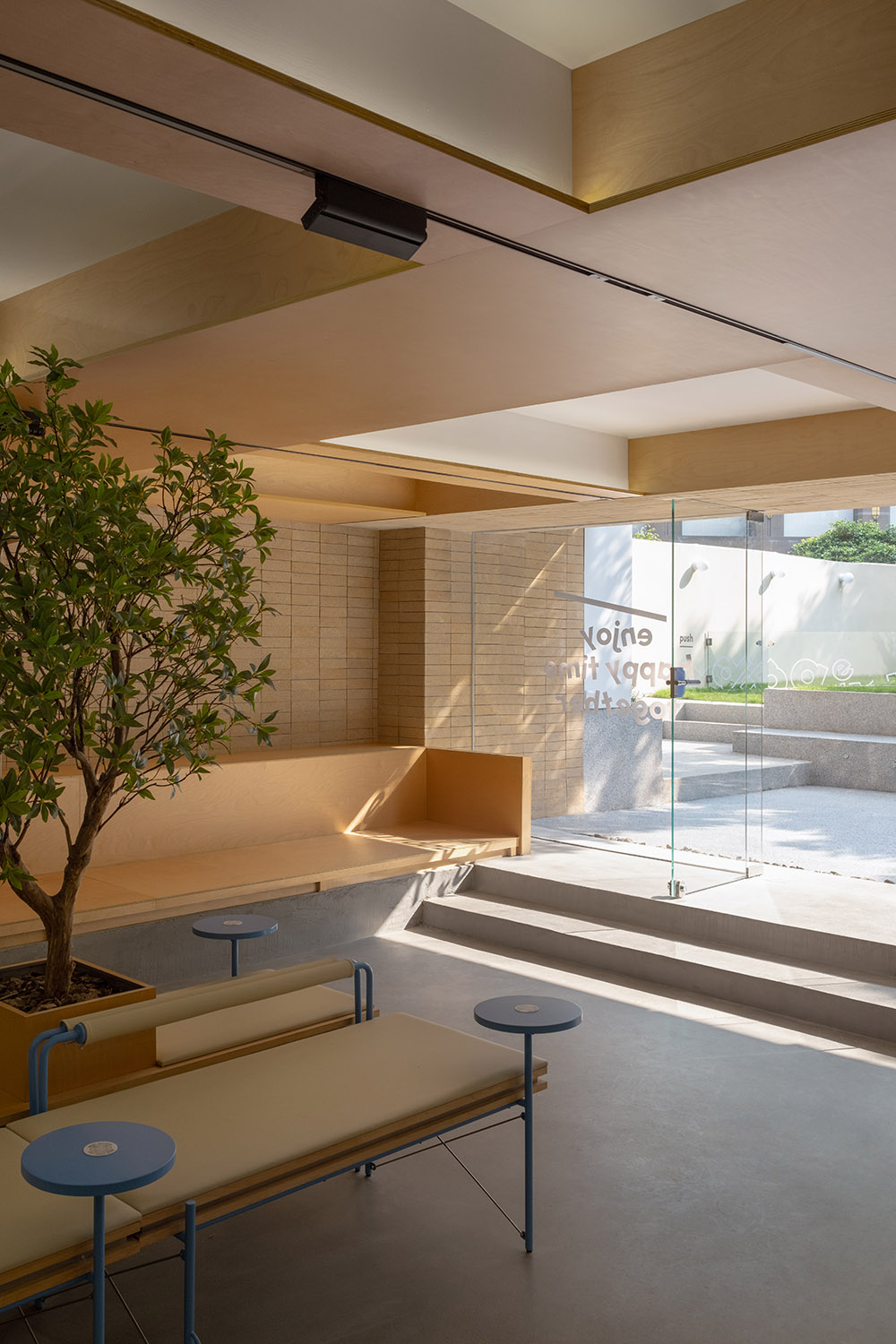 宠物店设计,宠物零售空间,人宠空间设计,商店设计,宠物店设计案例,宠物店设计方案,宠物店装修,广州Pawer land市井间的人宠和谐聚落,广州,Informal异规设计