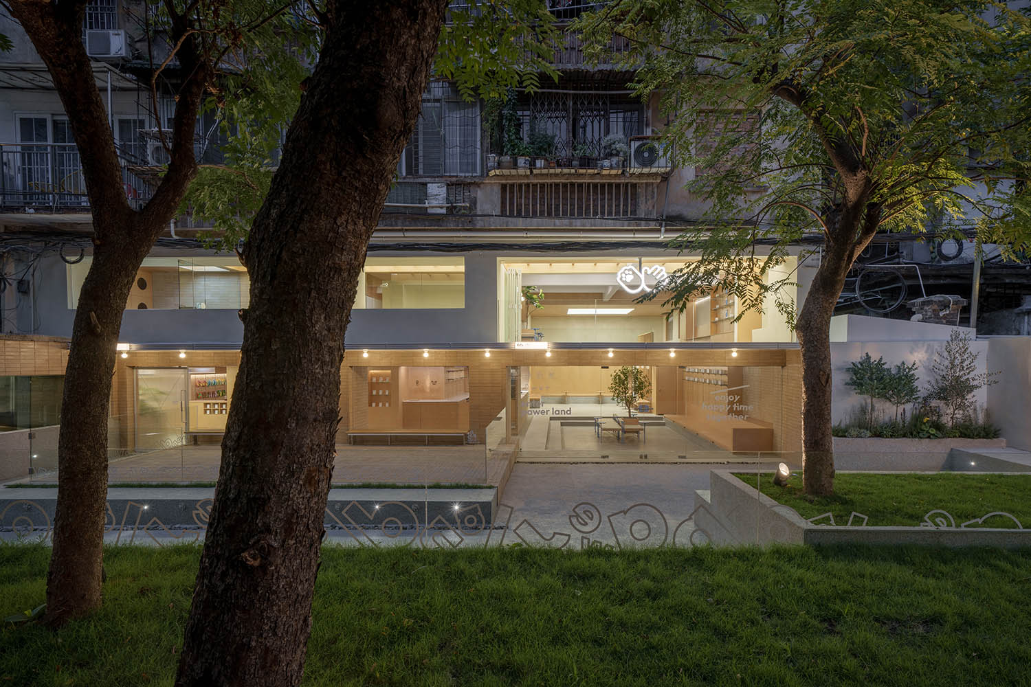 宠物店设计,宠物零售空间,人宠空间设计,商店设计,宠物店设计案例,宠物店设计方案,宠物店装修,广州Pawer land市井间的人宠和谐聚落,广州,Informal异规设计