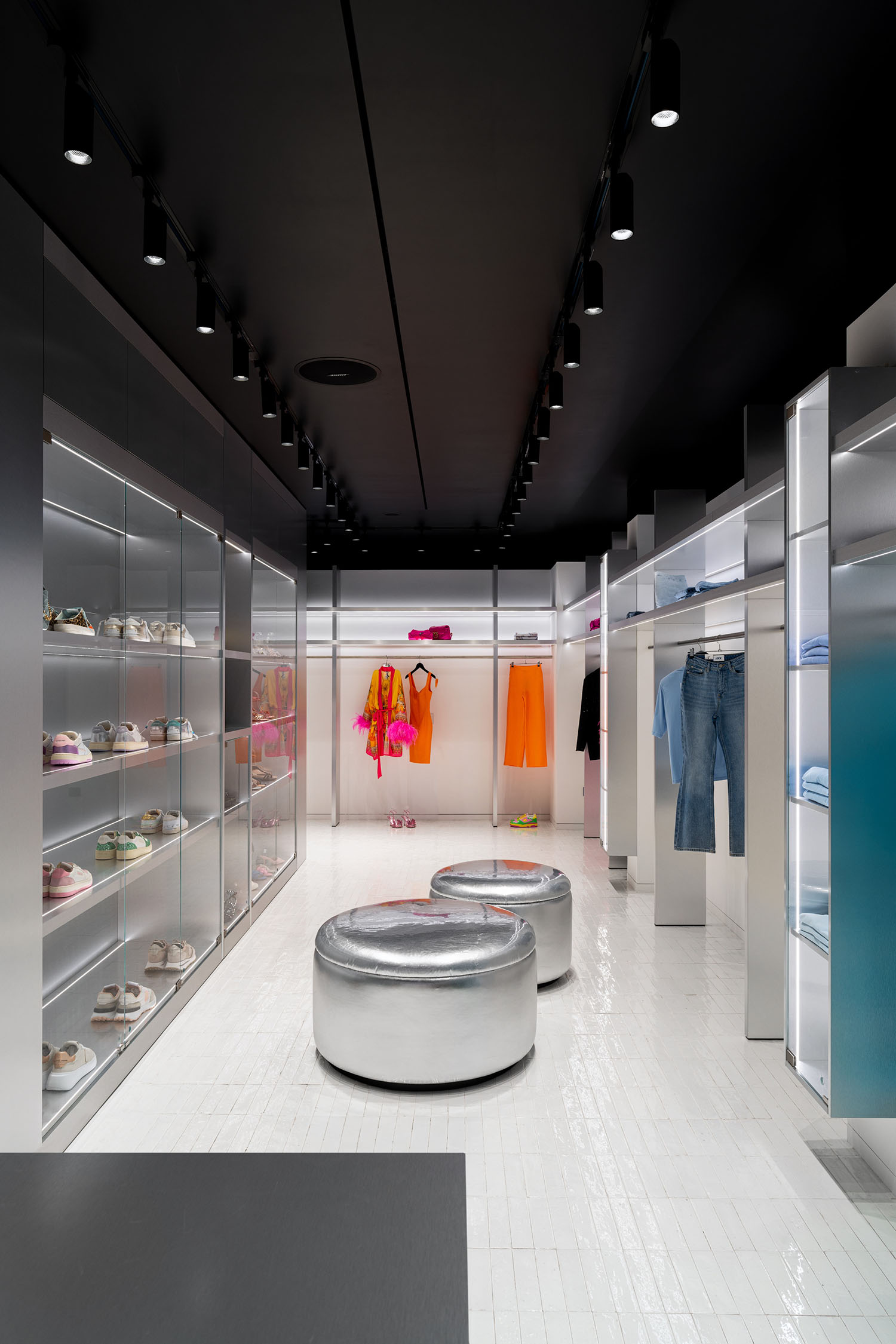 Carmine Abate,零售店设计,Mazzola,意大利,那不勒斯,服装店,精品店,店铺设计