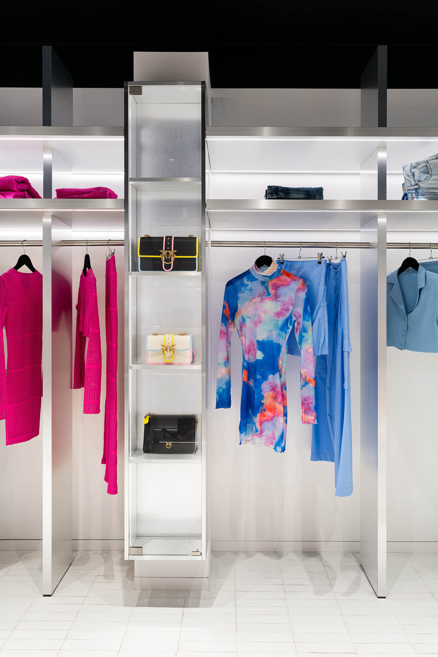 Carmine Abate,零售店设计,Mazzola,意大利,那不勒斯,服装店,精品店,店铺设计