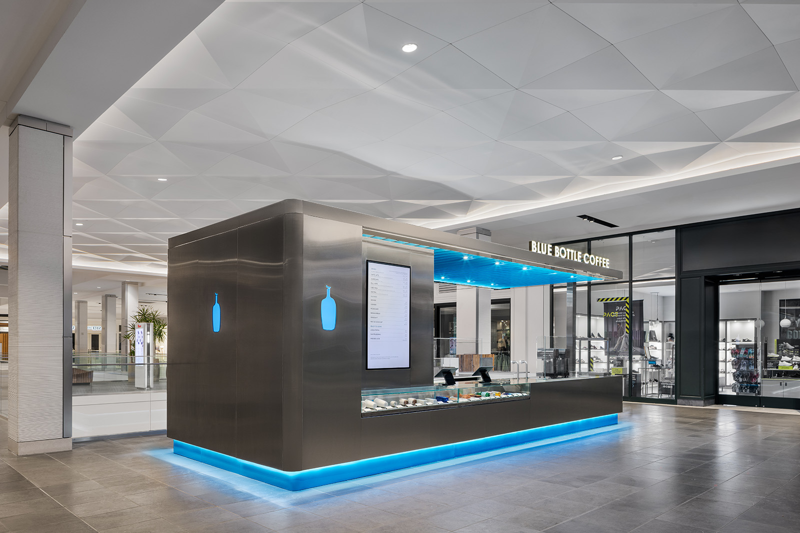 I IN,咖啡厅设计案例,咖啡店设计,美国,小蓝瓶咖啡,BLUE BOTTLE COFFEE,咖啡厅设计,小蓝瓶咖啡店设计案例,网红咖啡厅,创意咖啡店,加利福尼亚