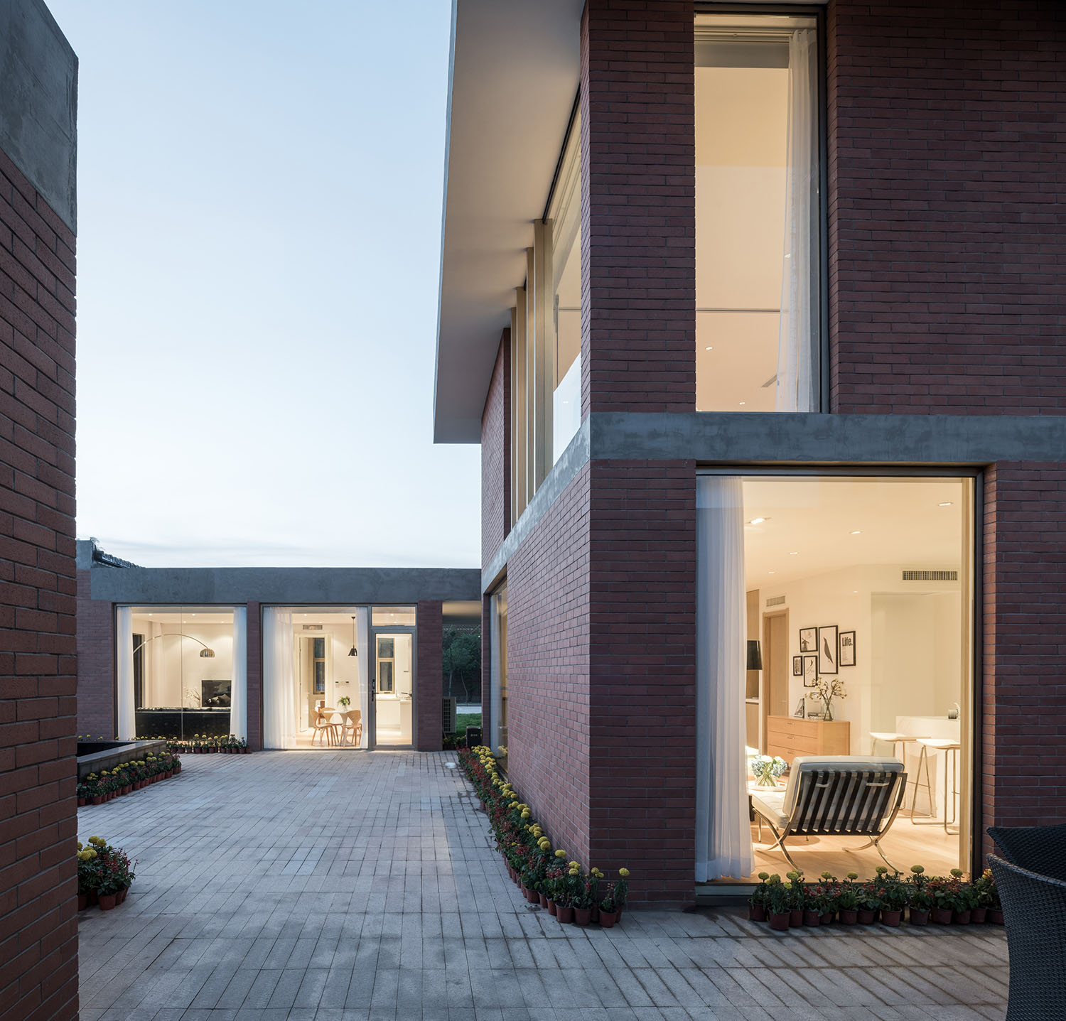 样板间设计,样板间设计案例,样板间设计方案,现代风格样板间,建筑立面改造,外立面改造,外立面设计,院落样板间,山西晋中田森新晋优品展示中心,山西晋中,WHY Atelier