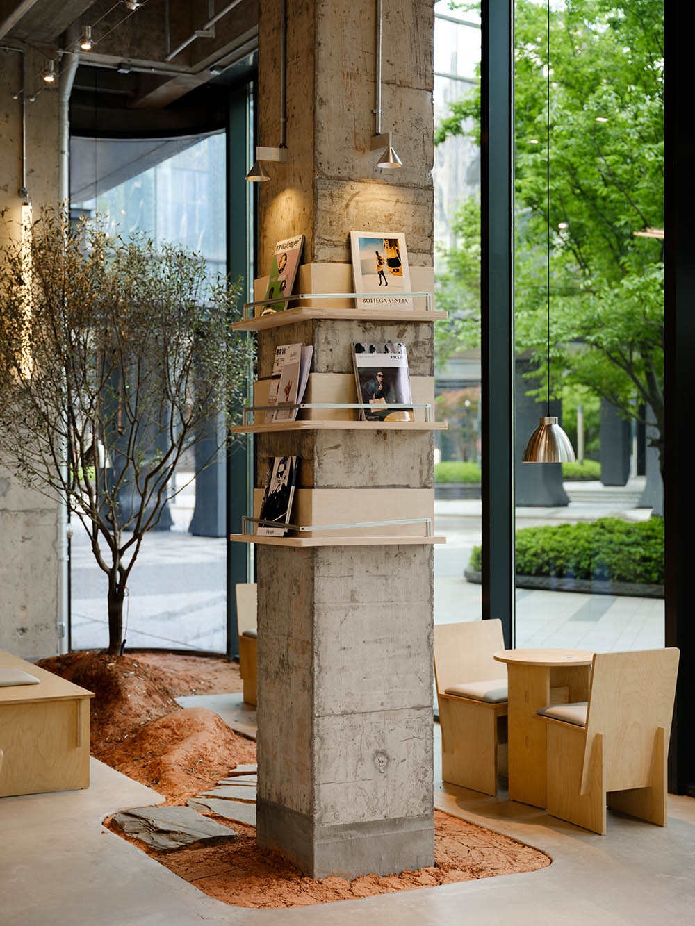 咖啡店设计,开放式咖啡店,松弛感咖啡店,商务中心咖啡店,咖啡店打卡,咖啡店装修,咖啡店设计案例,咖啡店设计方案,长沙达美Seesaw咖啡店:遗落在都市CBD里的一抹红土,长沙,紫宇宙设计